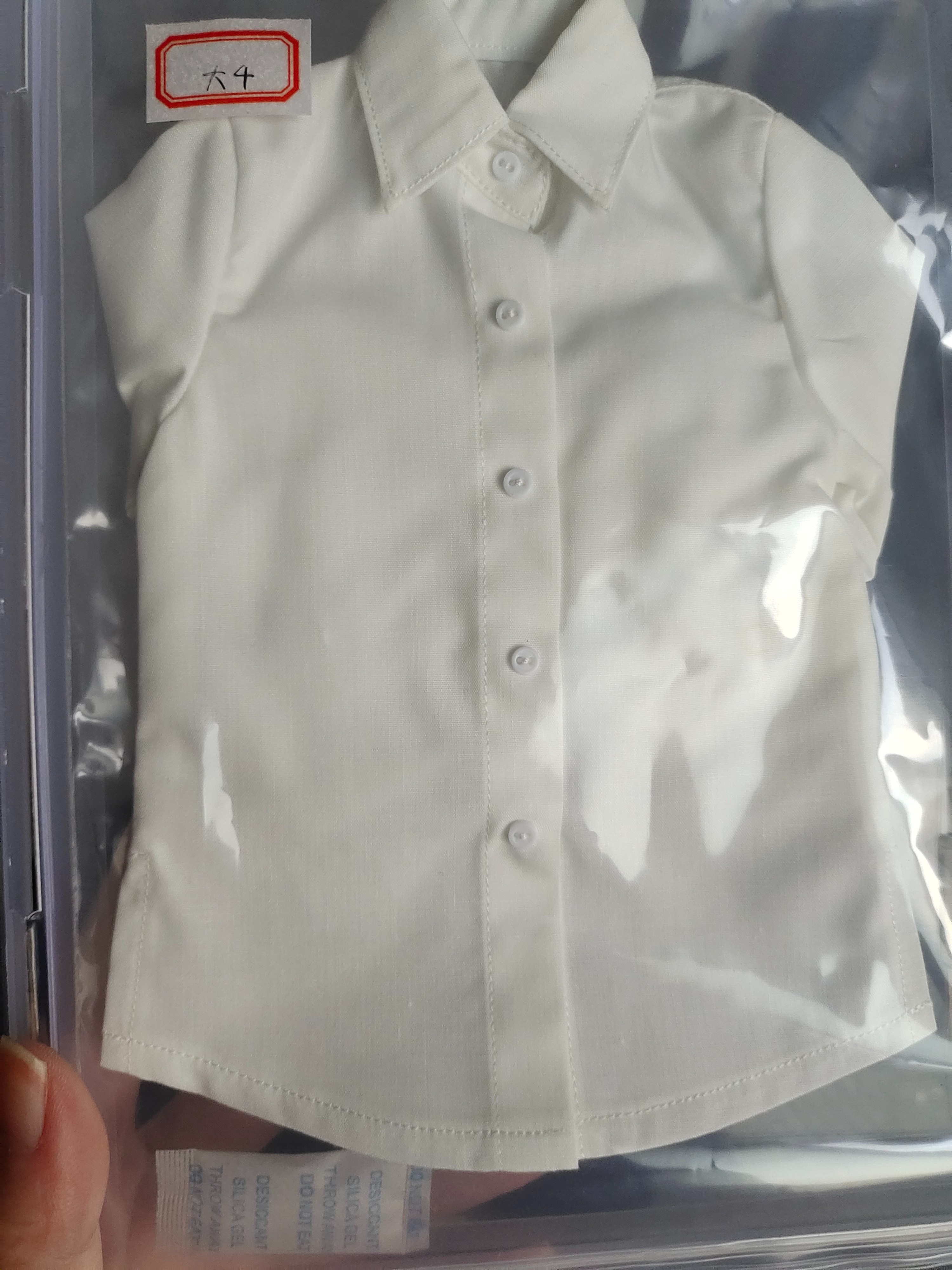 包装特别好哇，快递盒里有塑料盒还有干燥剂密封袋，衣服版型也特别好，可惜没多整几件，不是直筒的有点小收 ......