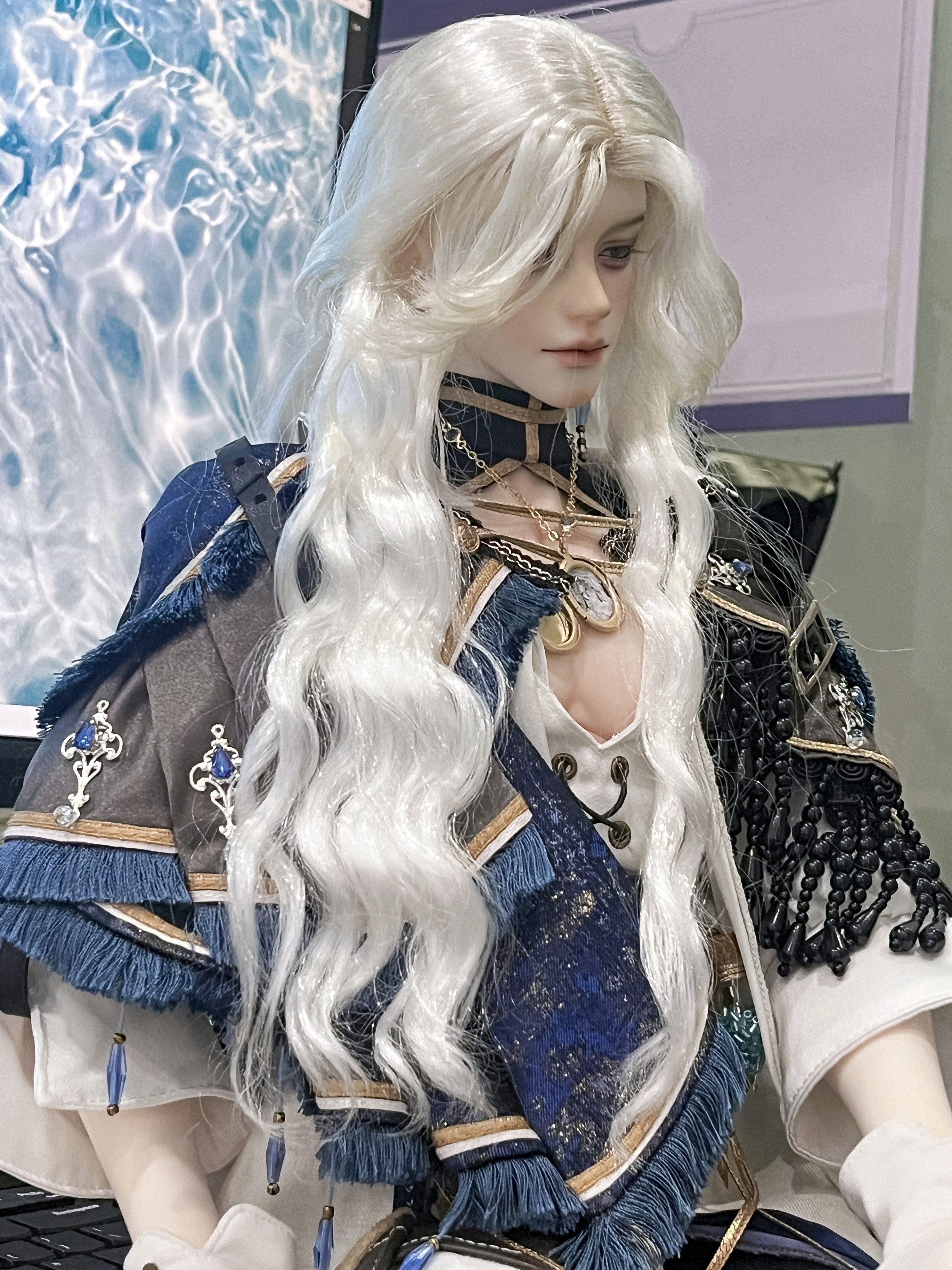 我真的好喜欢GEM很古典的美丽画风！！！你可以永远相信它家的官妆！！体子也好看！我第一次见这么还原立绘 ......