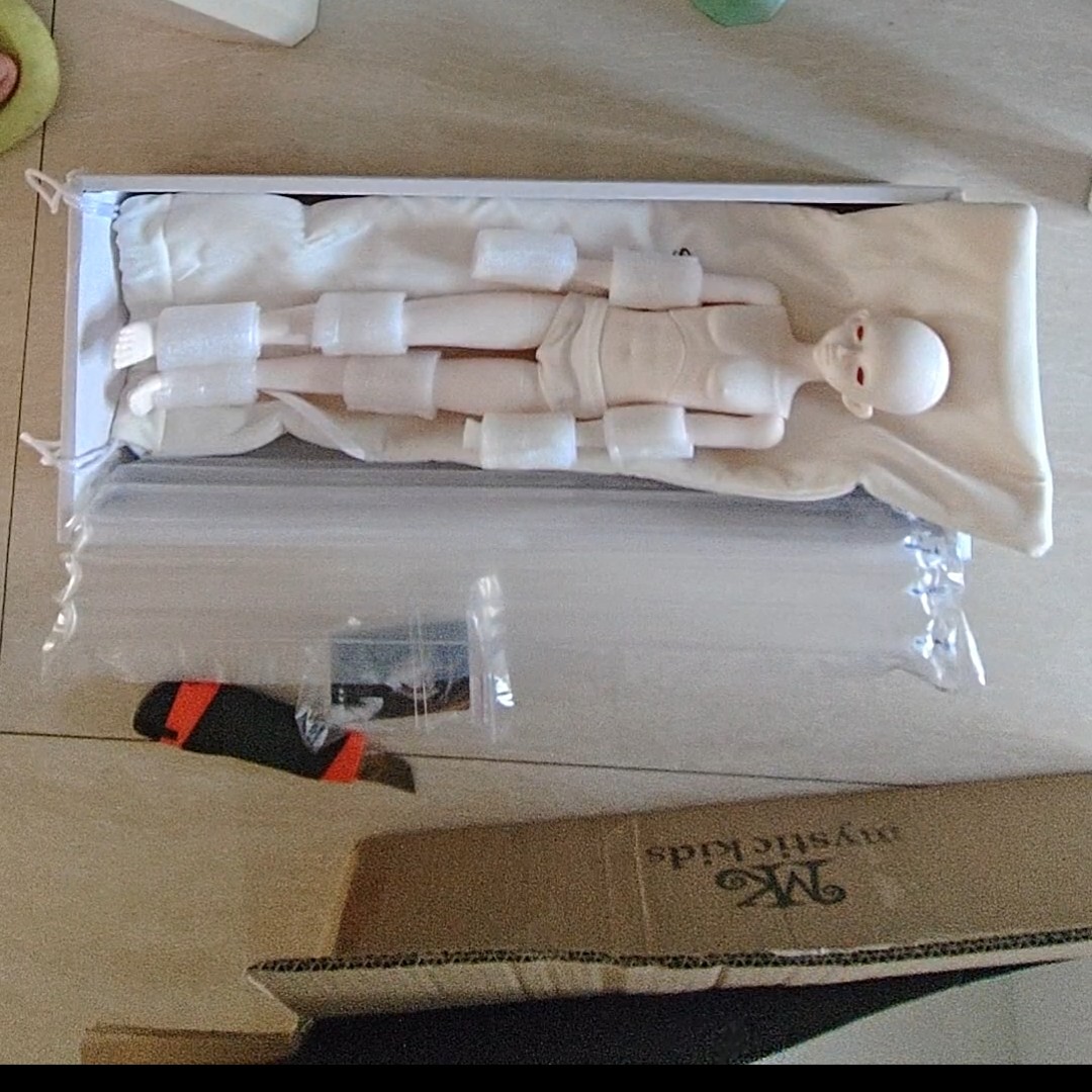 很漂亮，体子手感很好超级喜欢，就是妆还不太会画 好...-跺网