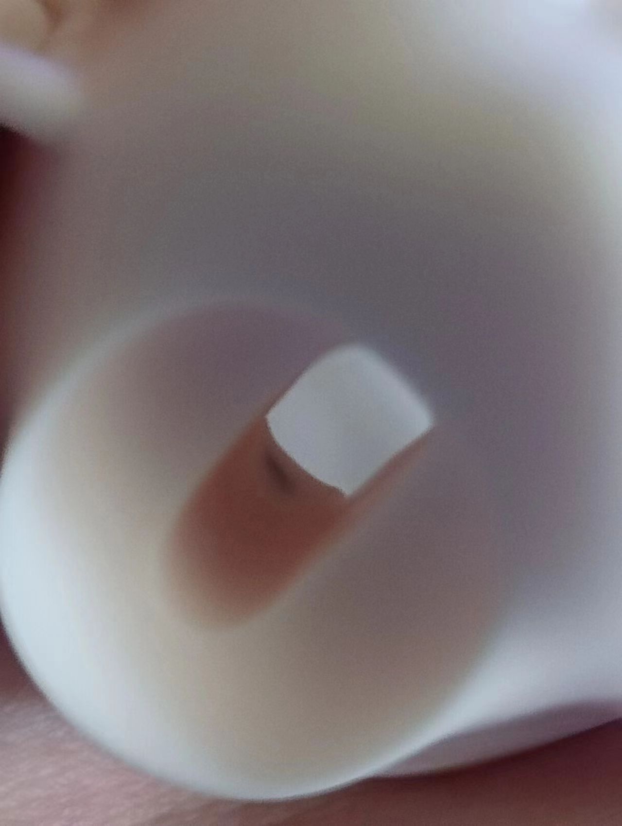 挺好的， 除了脖洞里有一个黑印