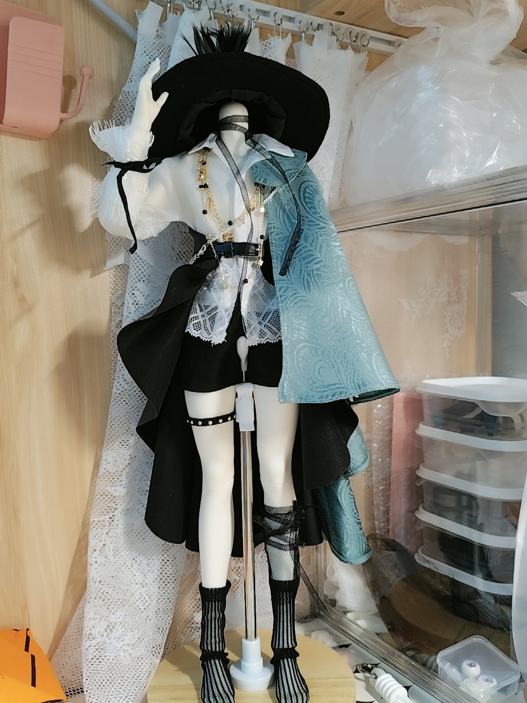 娃衣很好看，质量也很好，摸起来很舒服，做工很精细