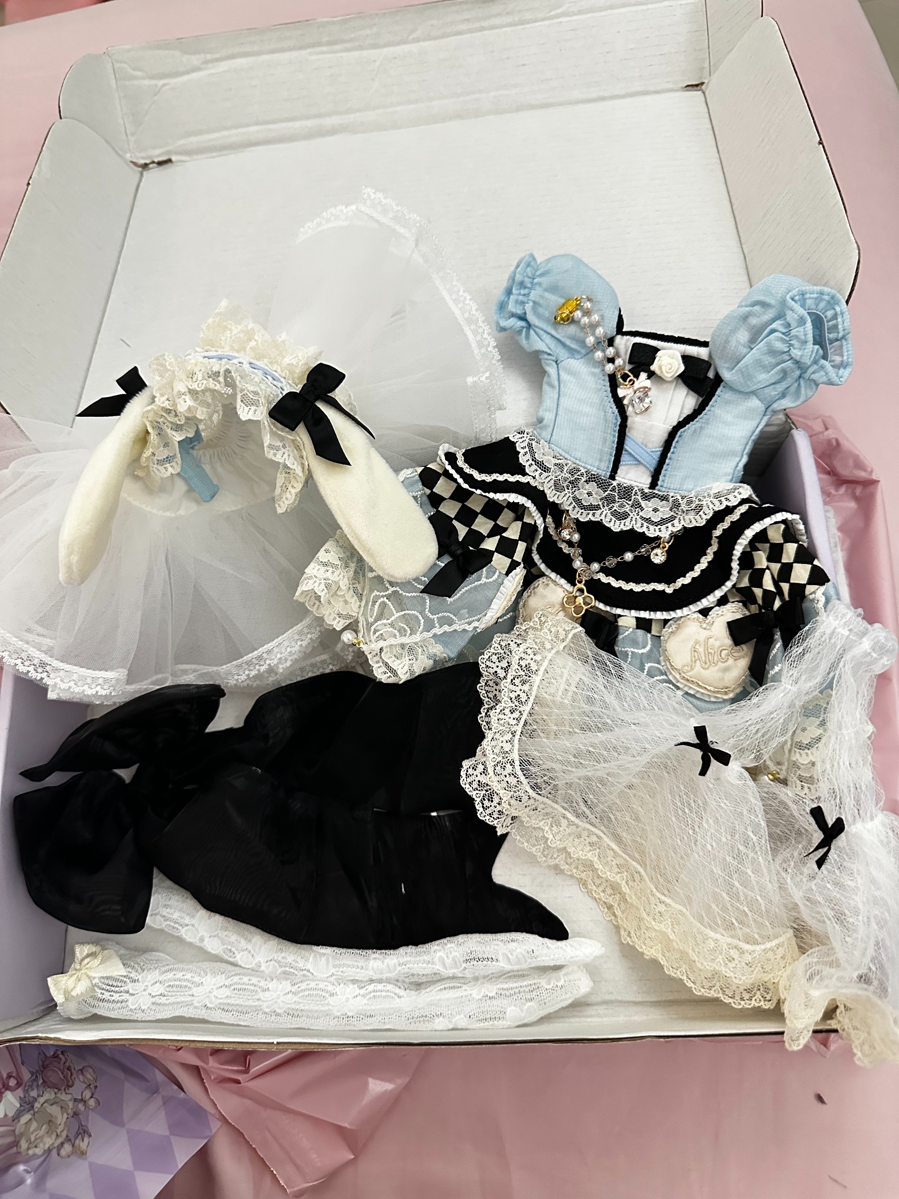 Good seller. Nice dress. Very fast to shipping. Thank you.