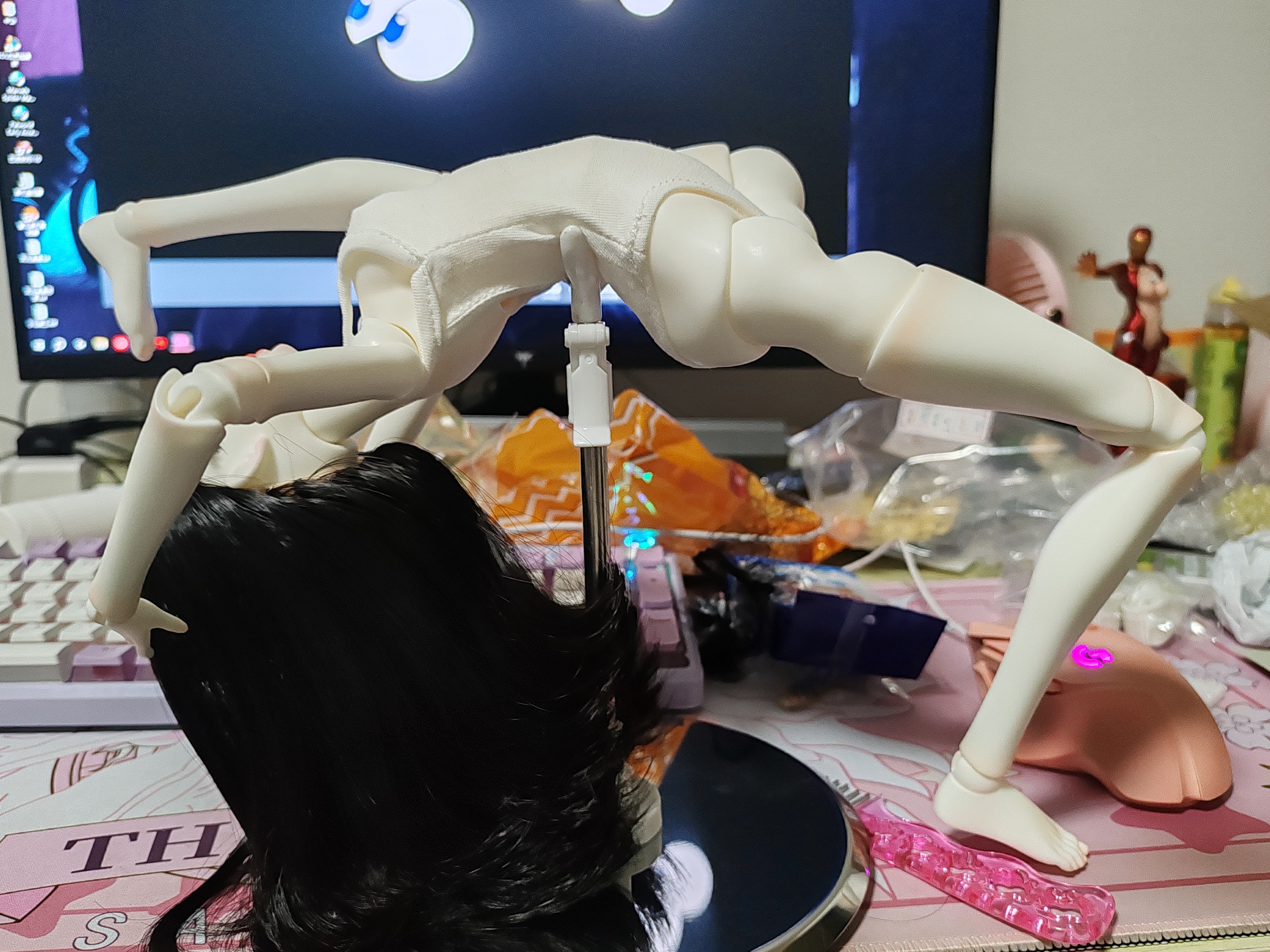 到手后爱不释手，把玩了很久，体妆和面妆都很棒，只是很想知道怎么把面妆保护起来，可动性也很棒，腿部不能 ......