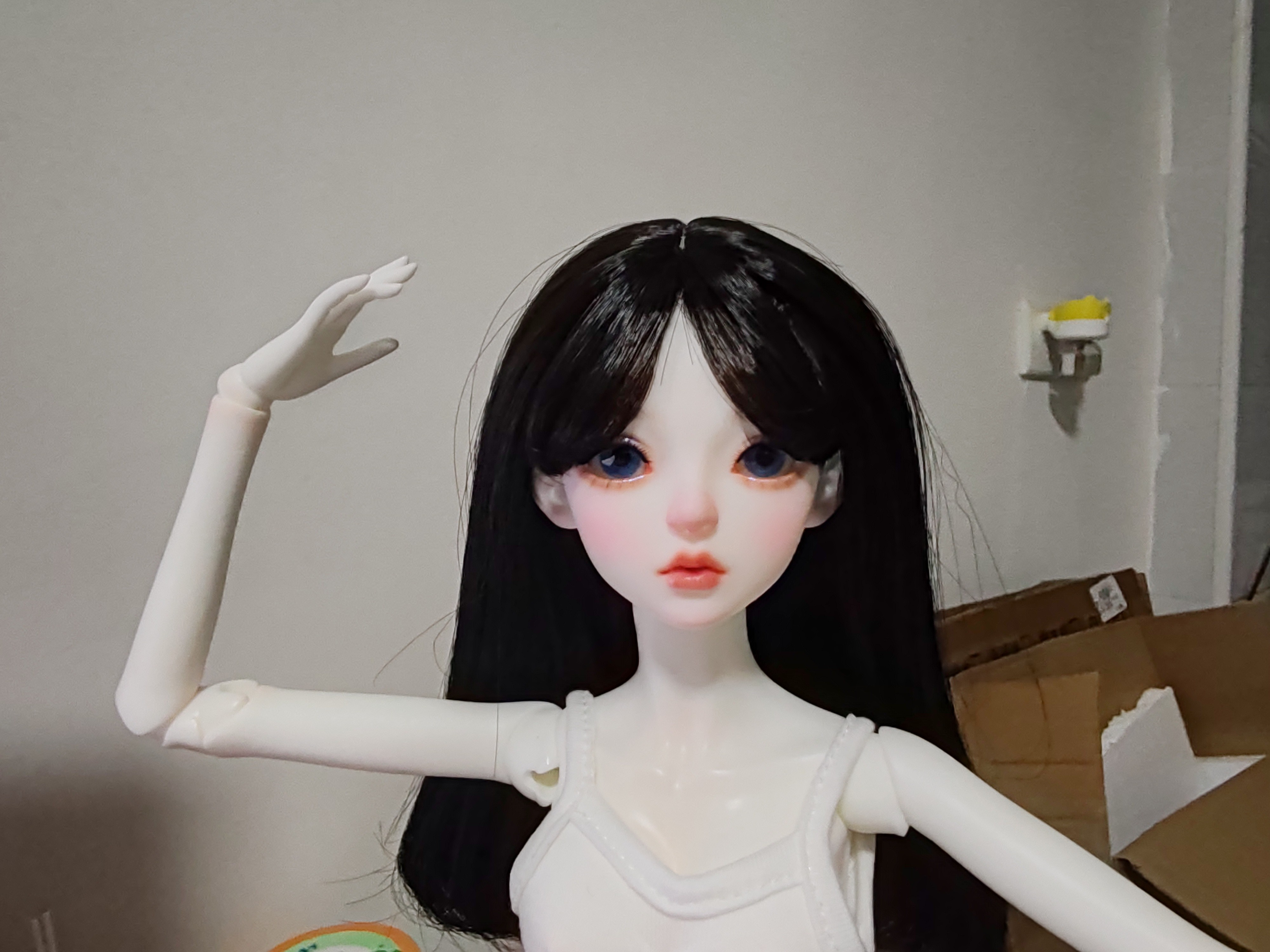 到手后爱不释手，把玩了很久，体妆和面妆都很棒，只是很想知道怎么把面妆保护起来，可动性也很棒，腿部不能 ......