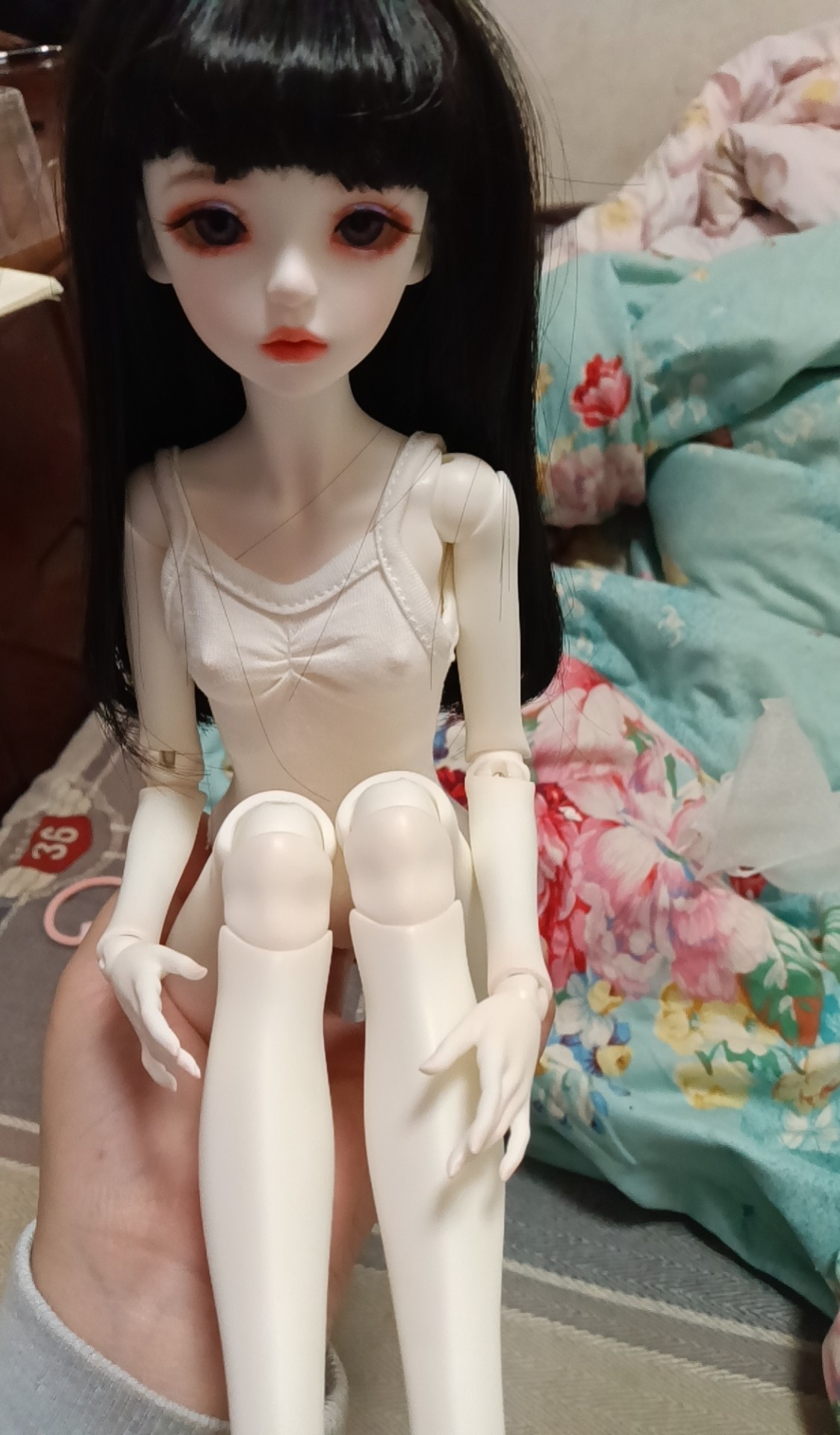 很好看，脸型也很*真，女儿很喜欢，我看着也挺好。