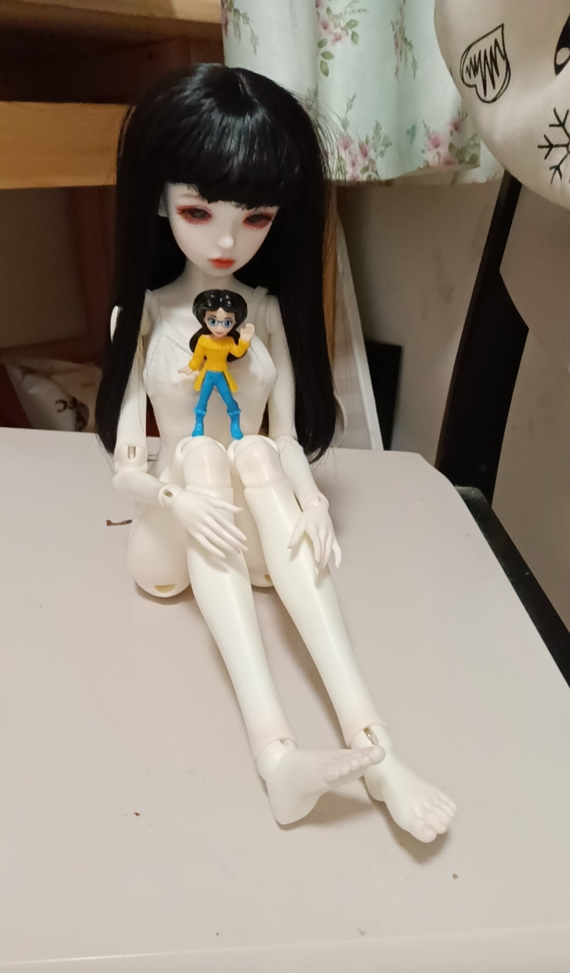 很好看，脸型也很*真，女儿很喜欢，我看着也挺好。