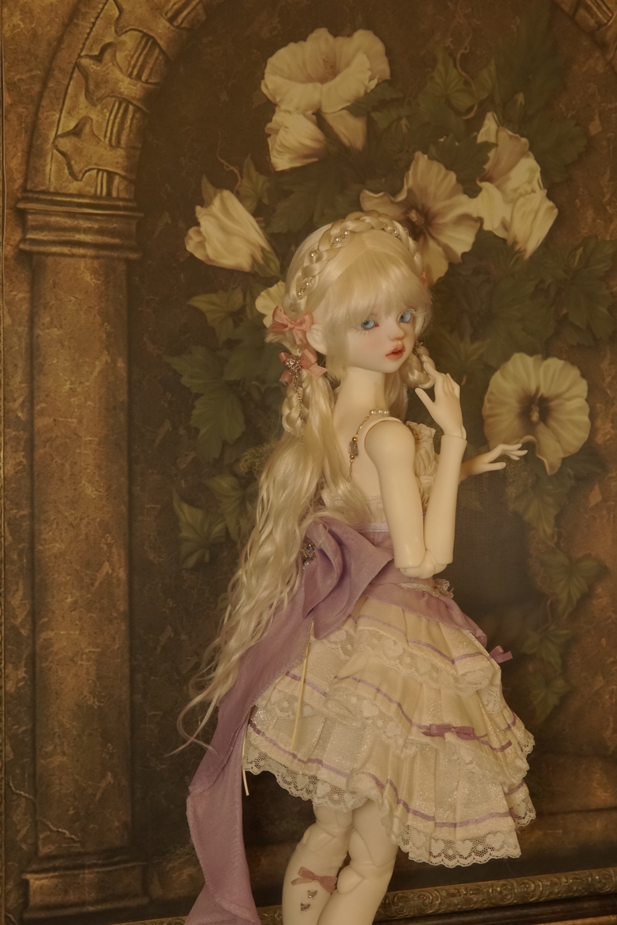 一戳就立，摆姿势超方便，想怎么凹就怎么凹，还不用支架，妈妈再也不用担心我拍照摔到娃了
