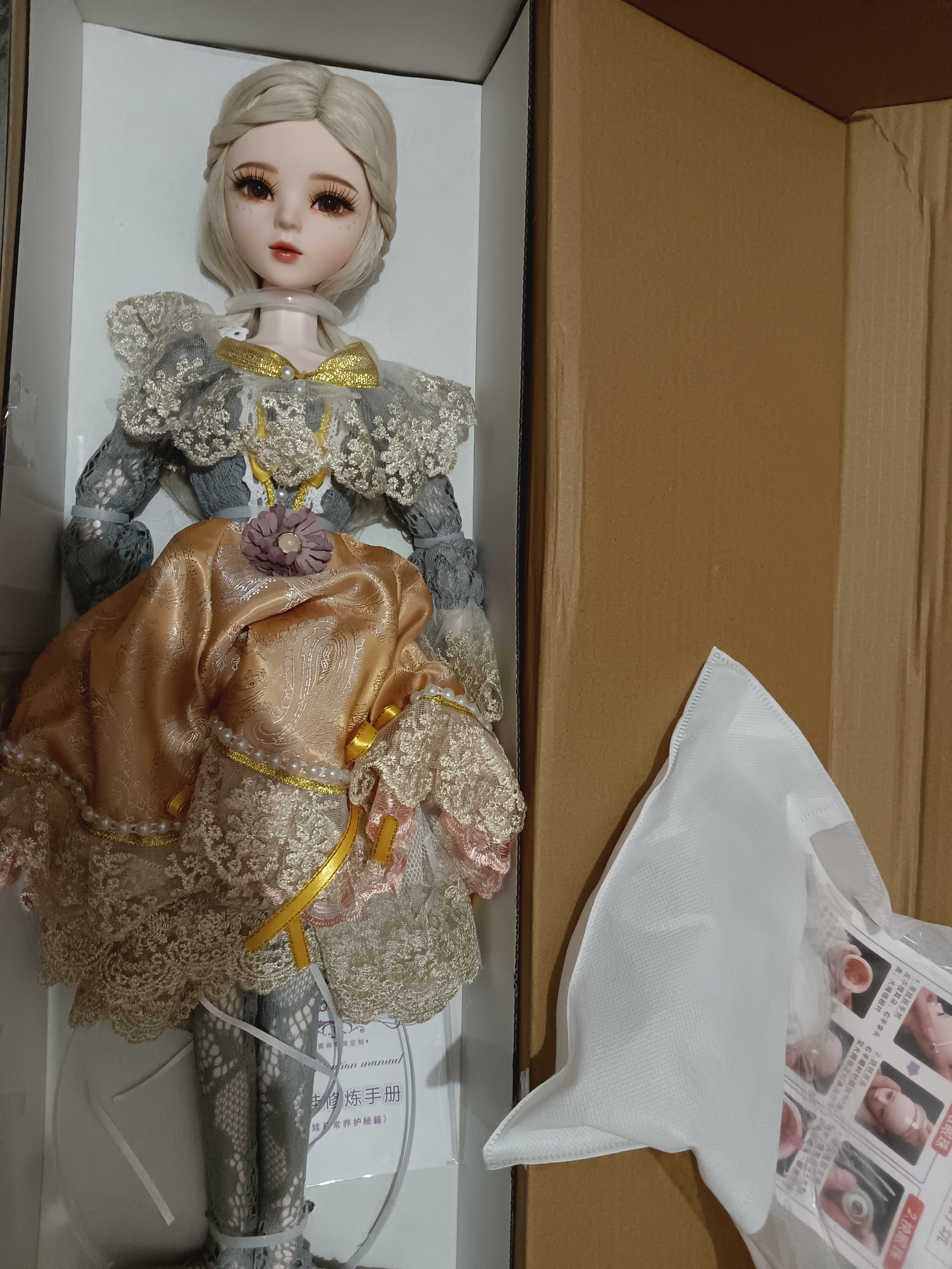 送给女儿的礼物,暂时不能取出来,感觉很精致,应该会喜欢-跺网