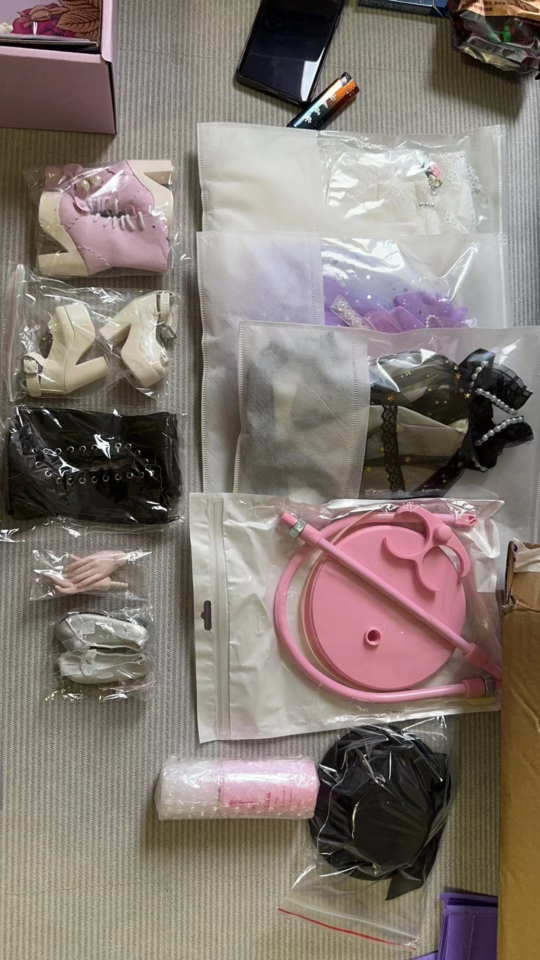 娃娃真好看，非常喜欢，脸特别漂亮，下次还来买，月月客服真的人巨好